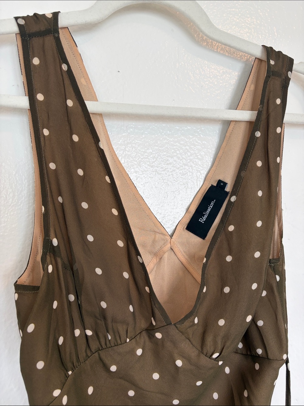 Realisation Par the Margot Olive Spot Khaki V-Neck Midi Dress size Small - Picture 5 of 11
